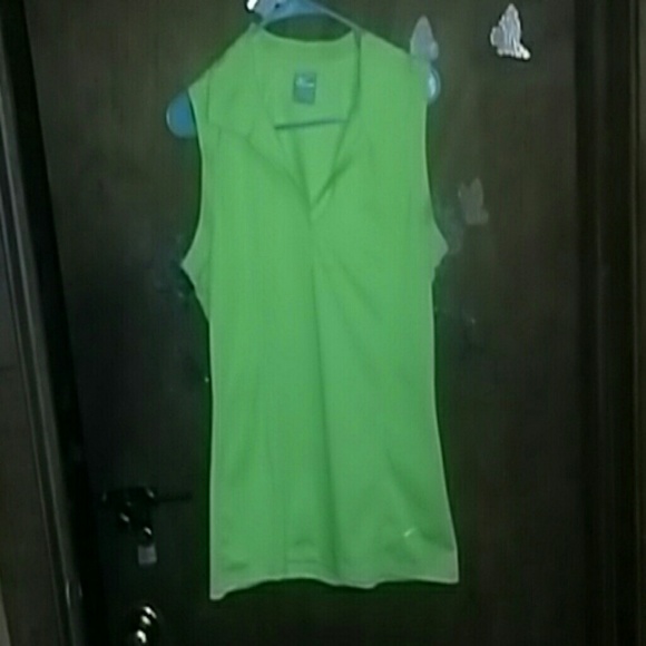 Nike shirt - Picture 1 of 4